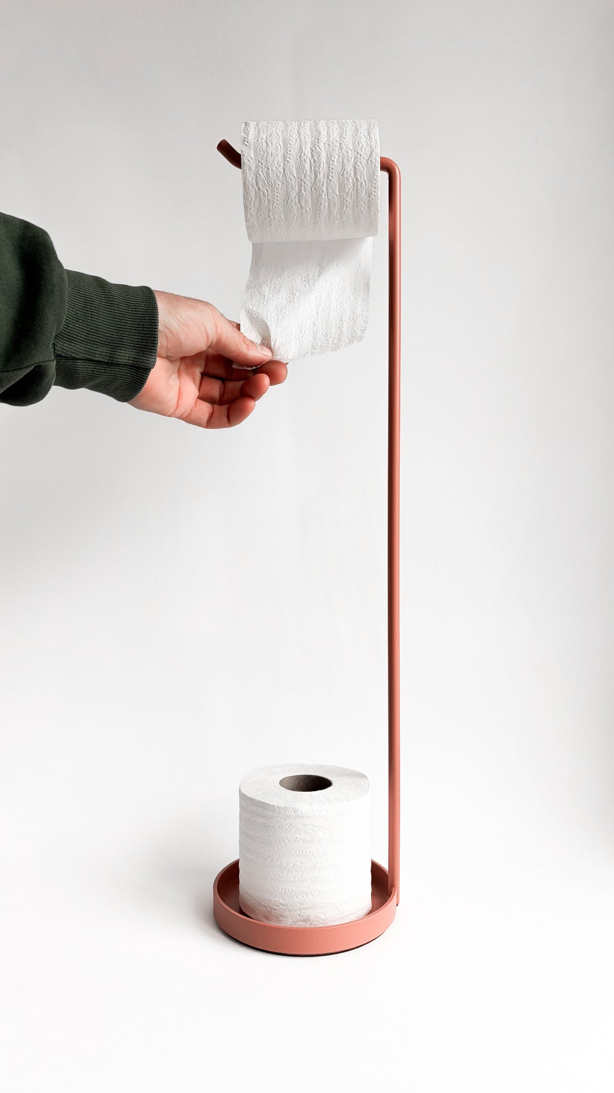 Porte papier de toilette sur pied